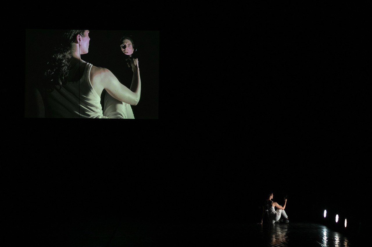Ballad — lumière : Florian Leduc. Mise en scène : Lenio Kaklea, 2019. Photo 3 sur 4.