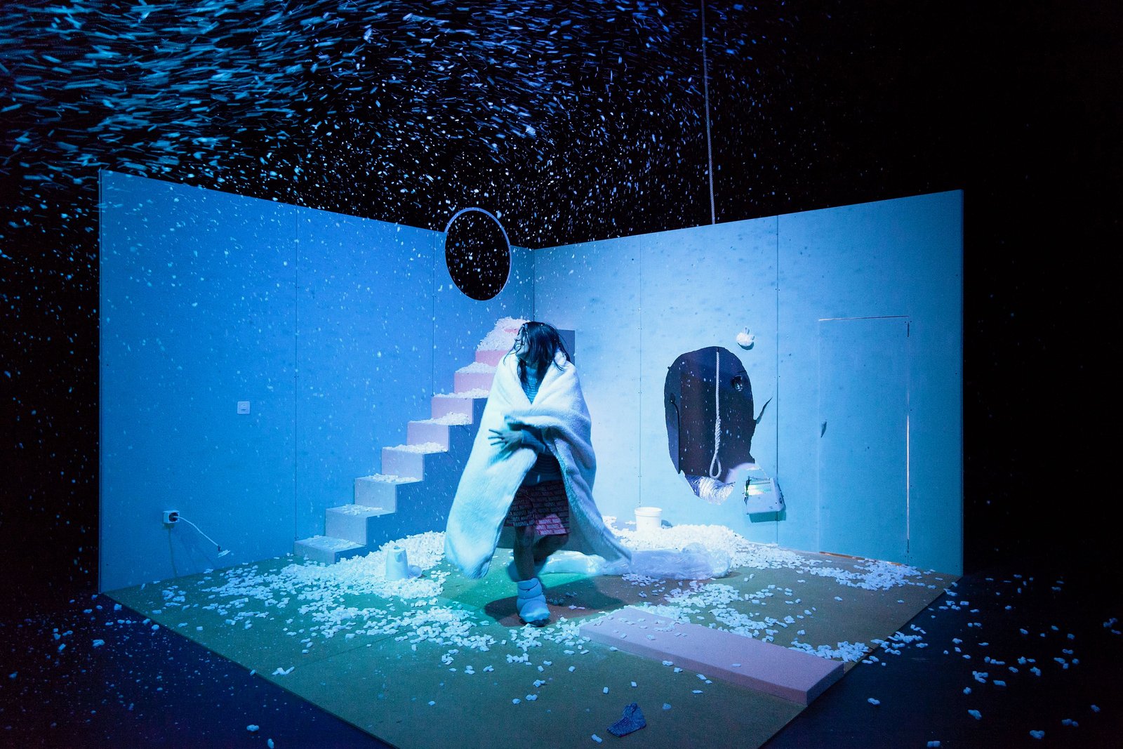 Hulul — scénographie et lumière : Florian Leduc. Mise en scène : Aurélien Patouillard, 2018. Photo 3 sur 8.