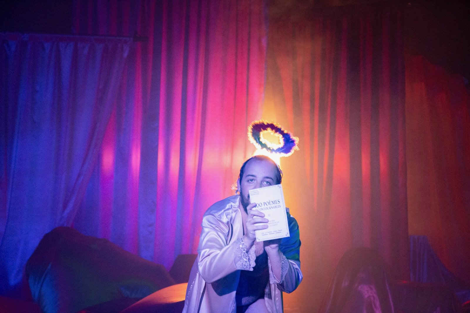 L'Apocalypse — Episode 3 — scénographie et lumière : Florian Leduc. Mise en scène : Louis Bonard, 2022. Photo 3 sur 10.