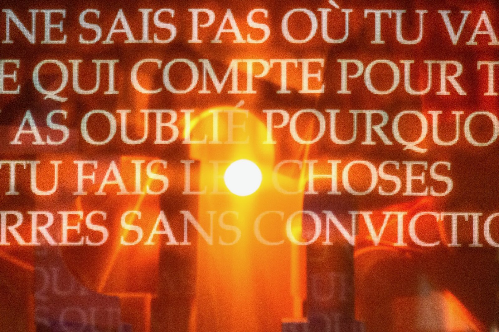 L'Apocalypse — Episode 4 — scénographie et lumière : Florian Leduc. Mise en scène : Louis Bonard, 2023. Photo 5 sur 7.