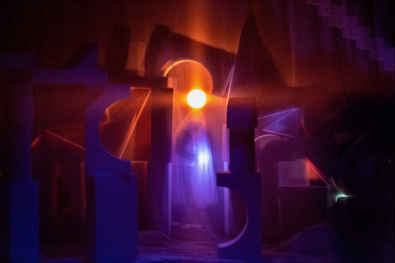 L'Apocalypse — Episode 4 — scénographie et lumière : Florian Leduc. Mise en scène : Louis Bonard, 2023. Photo 7 sur 7.