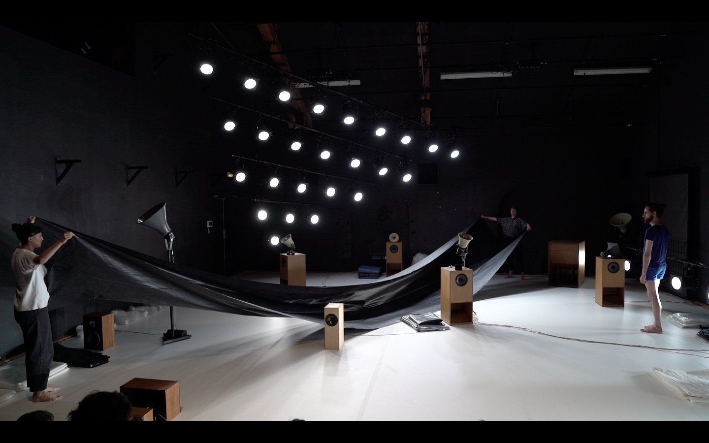 La mélodie des choses — lighting design by Florian Leduc, directed by Clément Vercelletto, 2018, photo 2 of 4