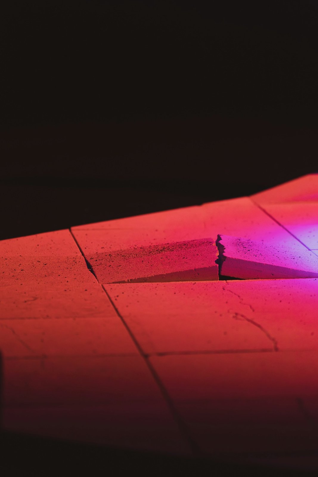Les Vouèces — scénographie et lumière : Florian Leduc. Mise en scène : Louis Bonard, 2026. Photo 9 sur 12.