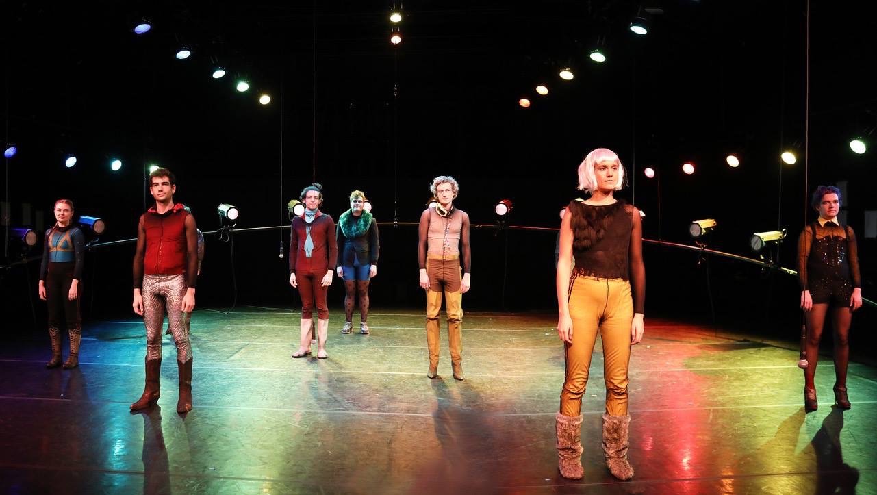 Noyau ni fixe — set & lighting design by Florian Leduc, directed by Joris Lacoste, 2018, photo 3 of 7