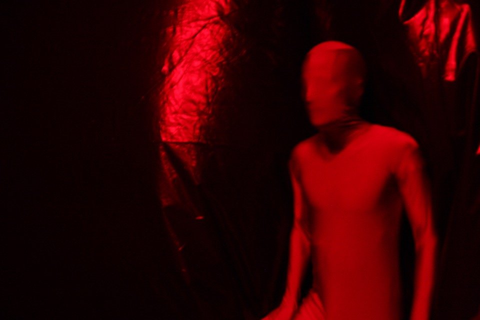 On a promis — scénographie et lumière : Florian Leduc. Mise en scène : Aurélien Patouillard, 2014. Photo 2 sur 3.