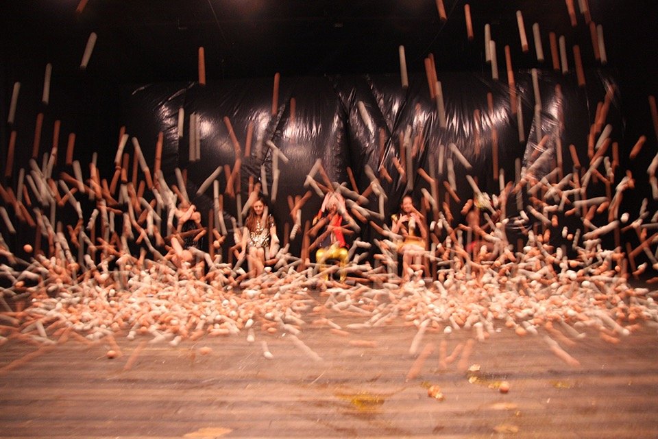 On a promis — scénographie et lumière : Florian Leduc. Mise en scène : Aurélien Patouillard, 2014. Photo 1 sur 3.