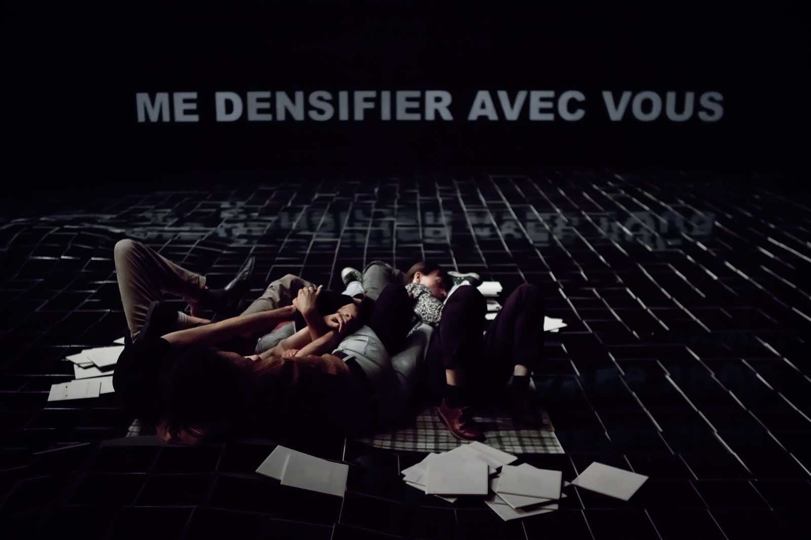 Place — scénographie et lumière : Florian Leduc. Mise en scène : Adina Secretan, 2016. Photo 4 sur 8.