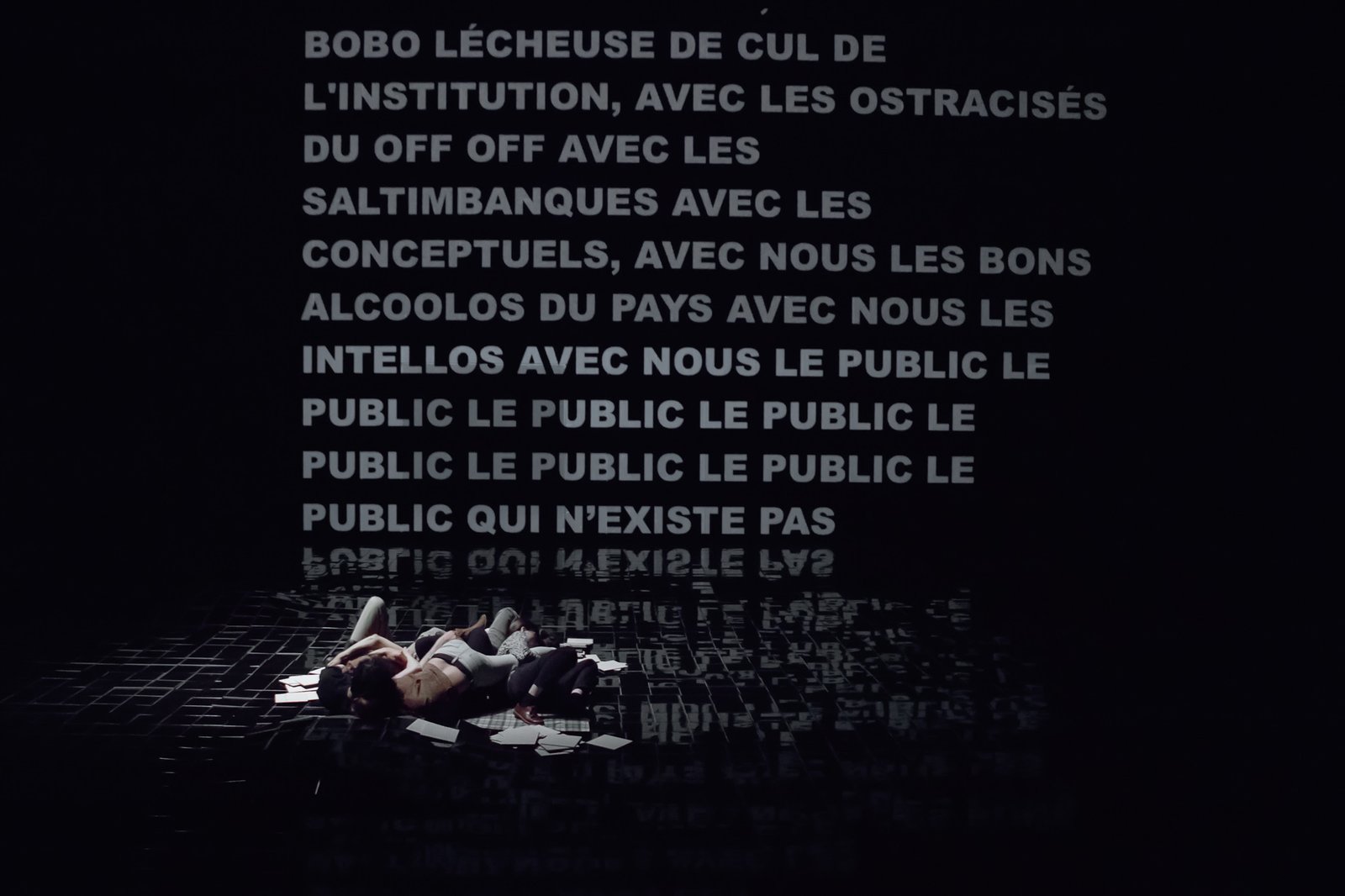 Place — scénographie et lumière : Florian Leduc. Mise en scène : Adina Secretan, 2016. Photo 8 sur 8.