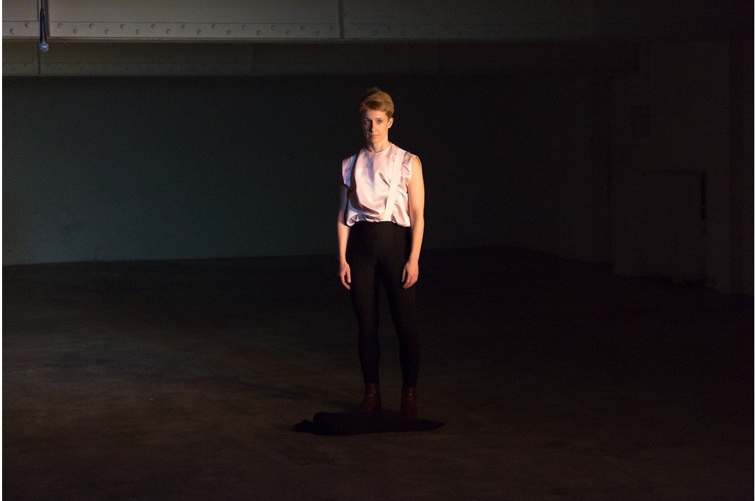 Postérieurs — lumière : Florian Leduc. Mise en scène : Pauline Simon, 2016. Photo 1 sur 3.