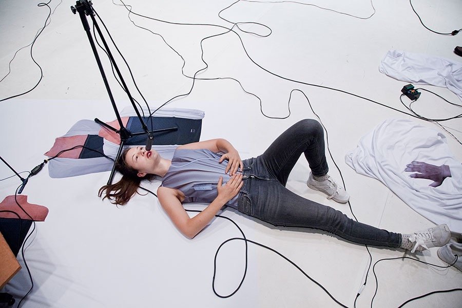 Pulse Big Bodies — lumière : Florian Leduc. Mise en scène : Lou Masduraud · Antoine Bellini, 2016. Photo 1 sur 6.